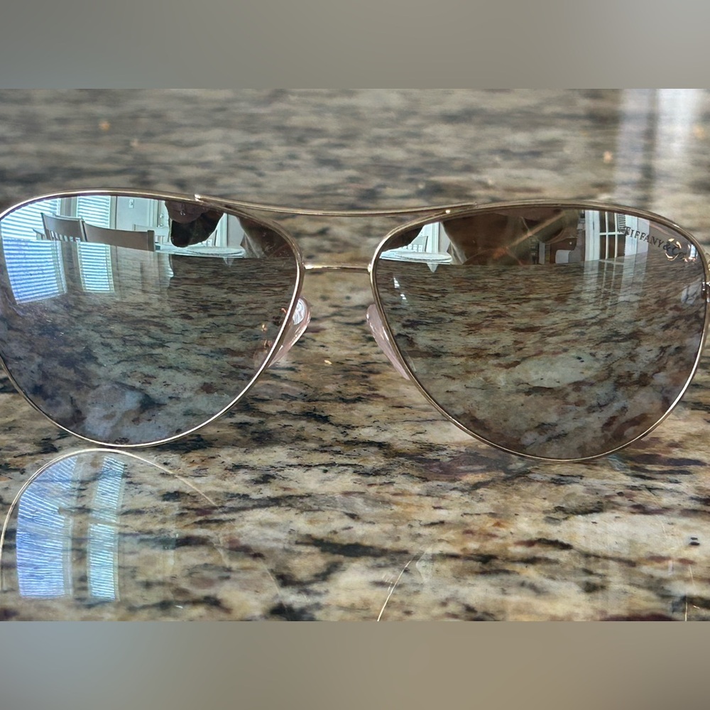 Brand new Tiffany and co aviator sunglasses 💯